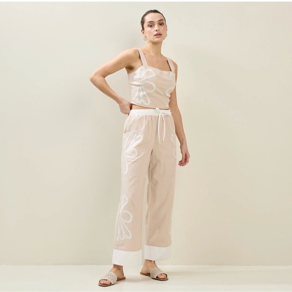 Premium Boutique Floral Embroidered Linen/Cotton Set - Picture 5 of 5